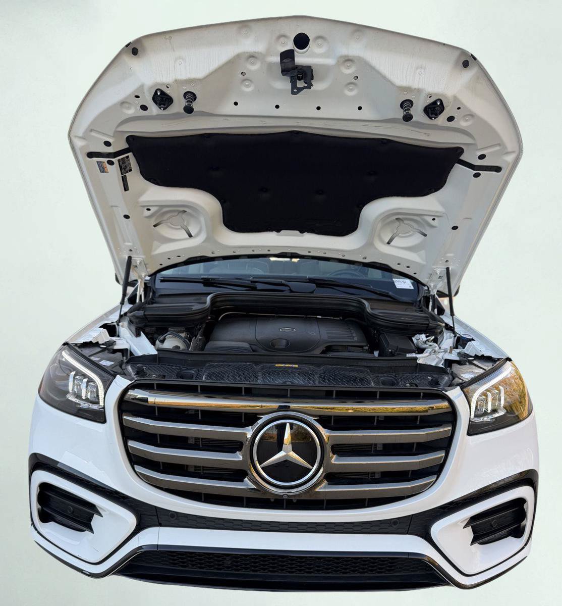 Used 2024 Mercedes-Benz GLS 450 4MATIC image 21