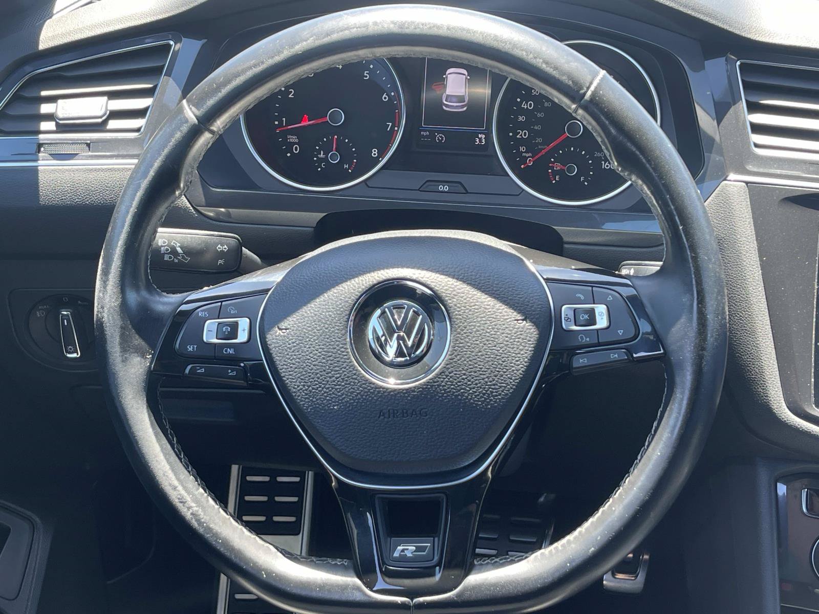 Used 2018 Volkswagen Tiguan SEL w/ R-Line Package FWD image 10