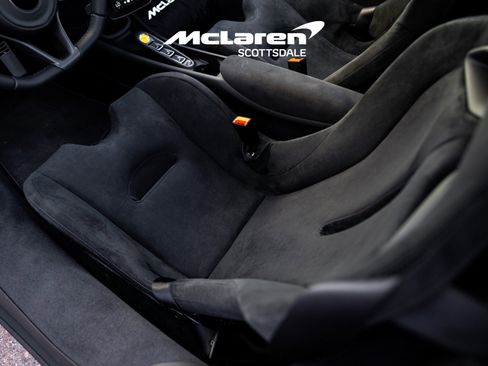 Used 2025 McLaren Artura Spider image 21