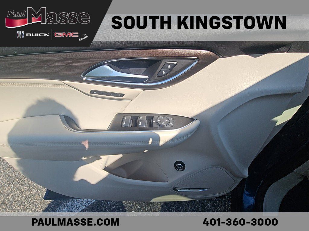 Used 2023 Buick Envision Avenir AWD/4WD image 10