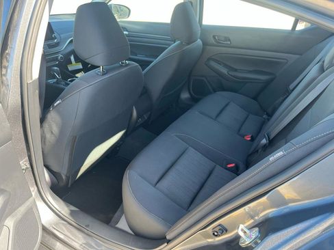 Used 2024 Nissan Altima 2.5 SV image 9