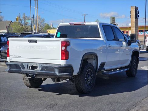 Used 2024 Chevrolet Silverado 2500 LT image 3
