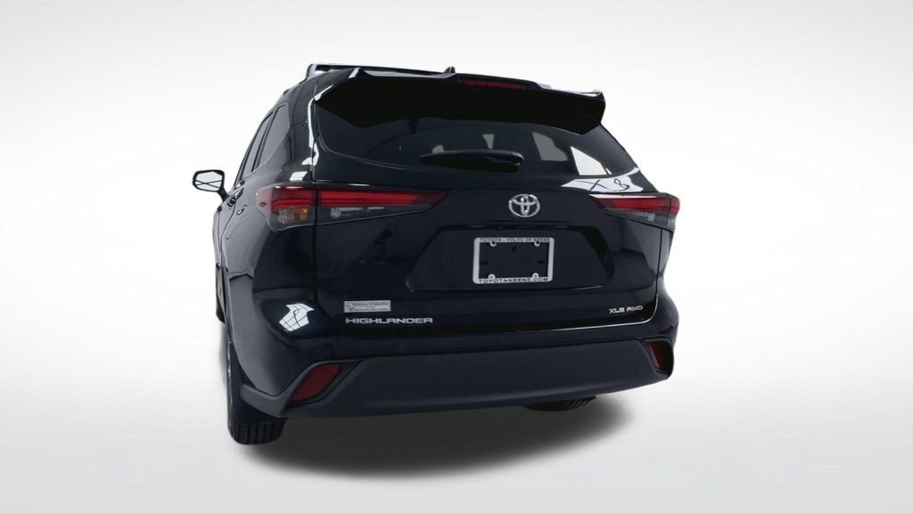 Certified 2024 Toyota Highlander XLE AWD/4WD image 26