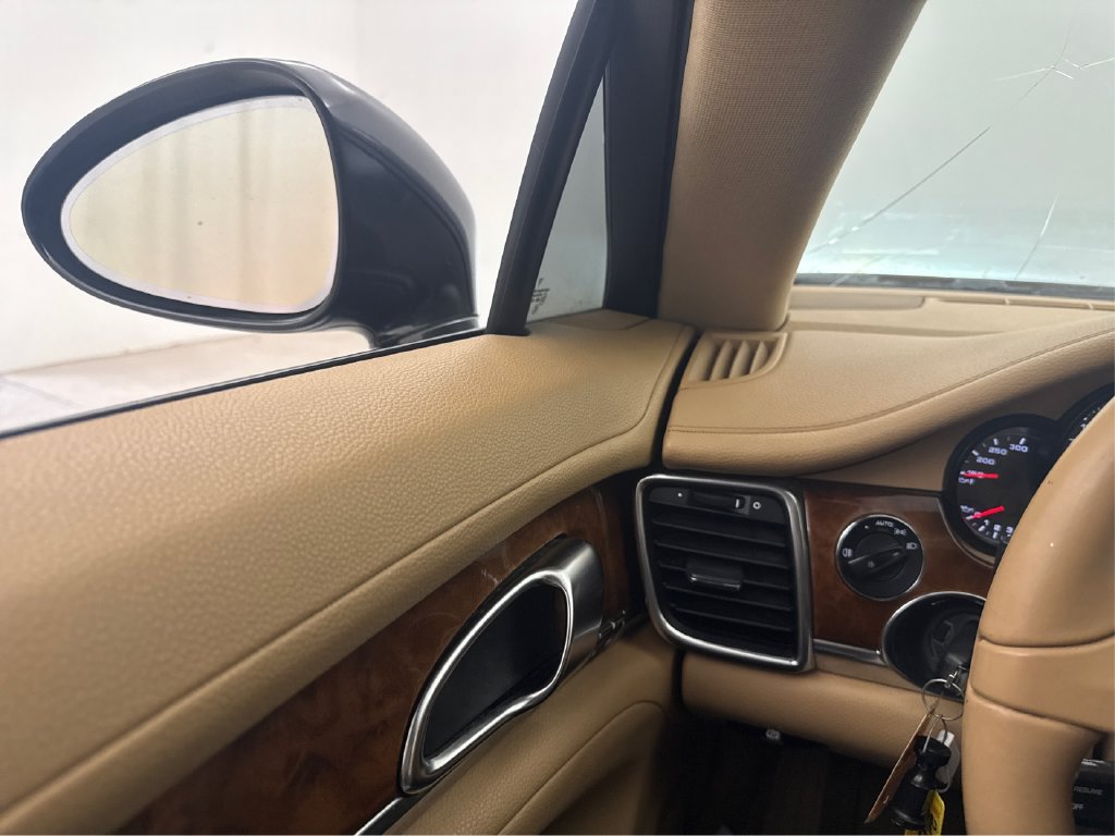 Used 2012 Porsche Panamera 4 image 35