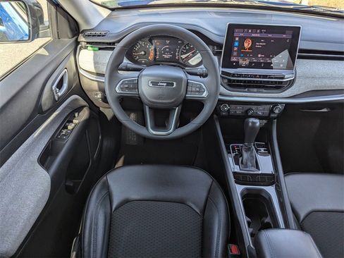 Used 2022 Jeep Compass Latitude image 7