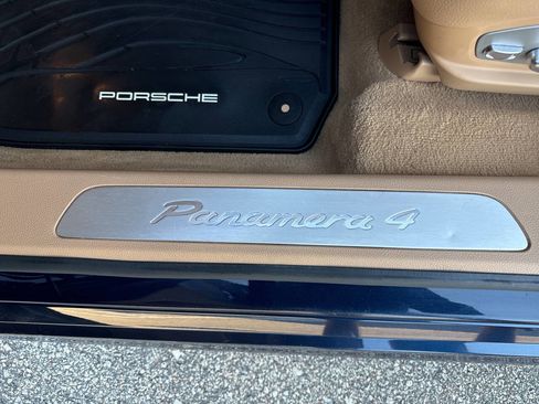 Used 2012 Porsche Panamera 4 image 22