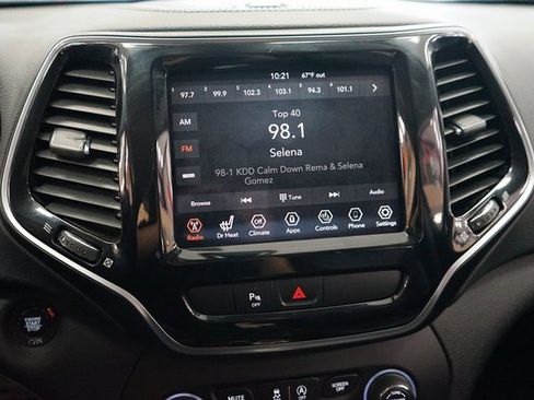 Used 2019 Jeep Cherokee Limited image 36