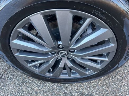 Certified 2025 Nissan Pathfinder SL w/ SL Premium Package image 45