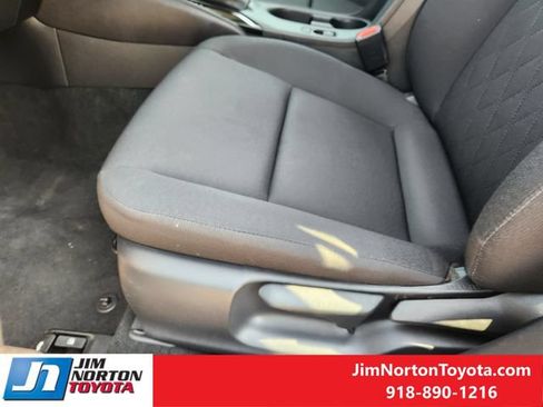 Used 2025 Toyota Corolla LE FWD image 24