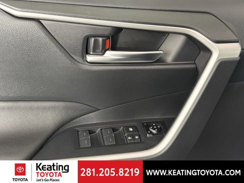 Used 2025 Toyota RAV4 XLE image 12