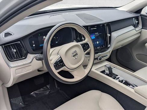 Used 2023 Volvo XC60 B5 Plus w/ Climate Package AWD/4WD image 10