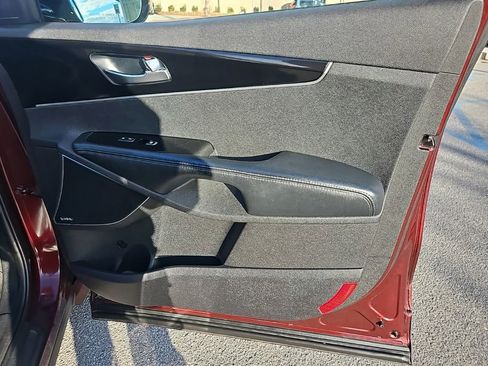 Used 2016 Kia Sorento SX image 38