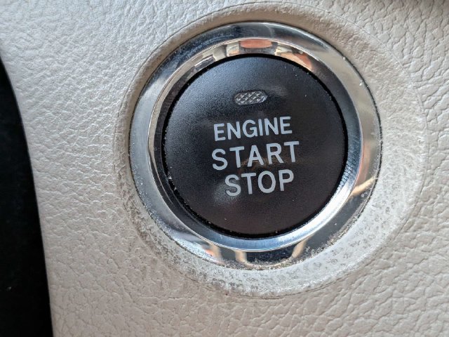 Used 2017 Toyota Sienna XLE Premium FWD image 31