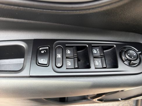 Used 2023 Jeep Renegade Altitude AWD/4WD image 14