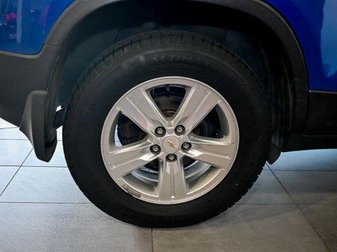 Used 2015 Chevrolet Trax LT w/ LT Sun and Sound Package AWD/4WD image 39