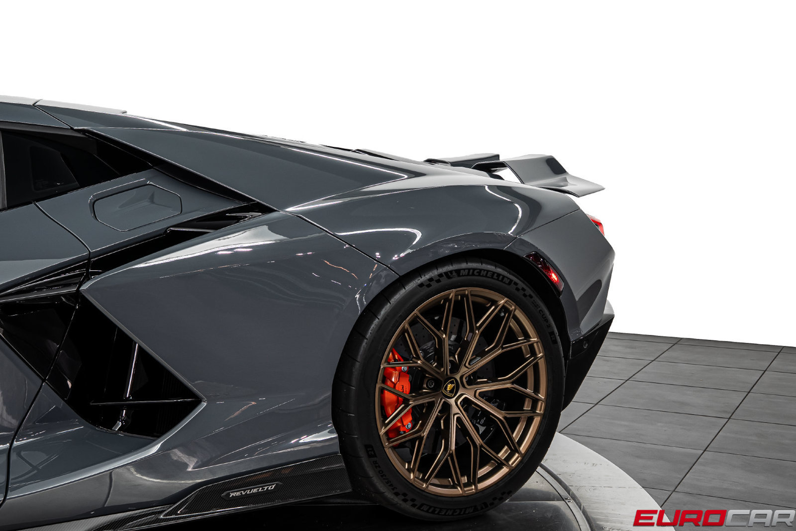 Used 2025 Lamborghini Revuelto AWD/4WD image 19