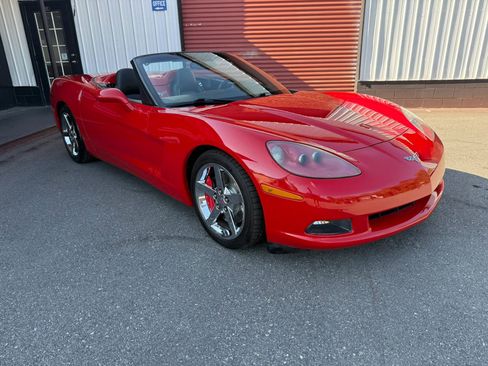 Used 2006 Chevrolet Corvette Convertible w/ Preferred Equipment Group image 10