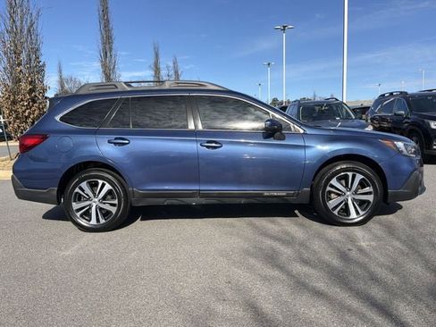 Used 2019 Subaru Outback 3.6R Limited image 2