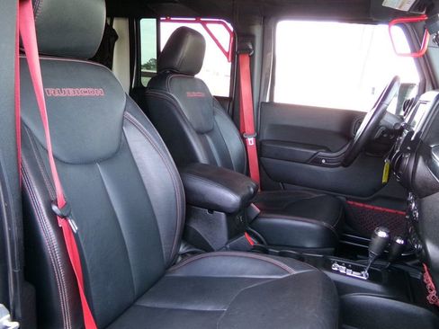 Used 2017 Jeep Wrangler Unlimited Rubicon AWD/4WD image 20