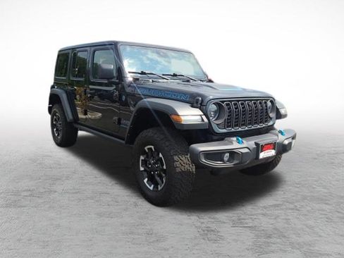 Used 2024 Jeep Wrangler Unlimited Rubicon 4xe w/ Technology Group AWD/4WD image 3