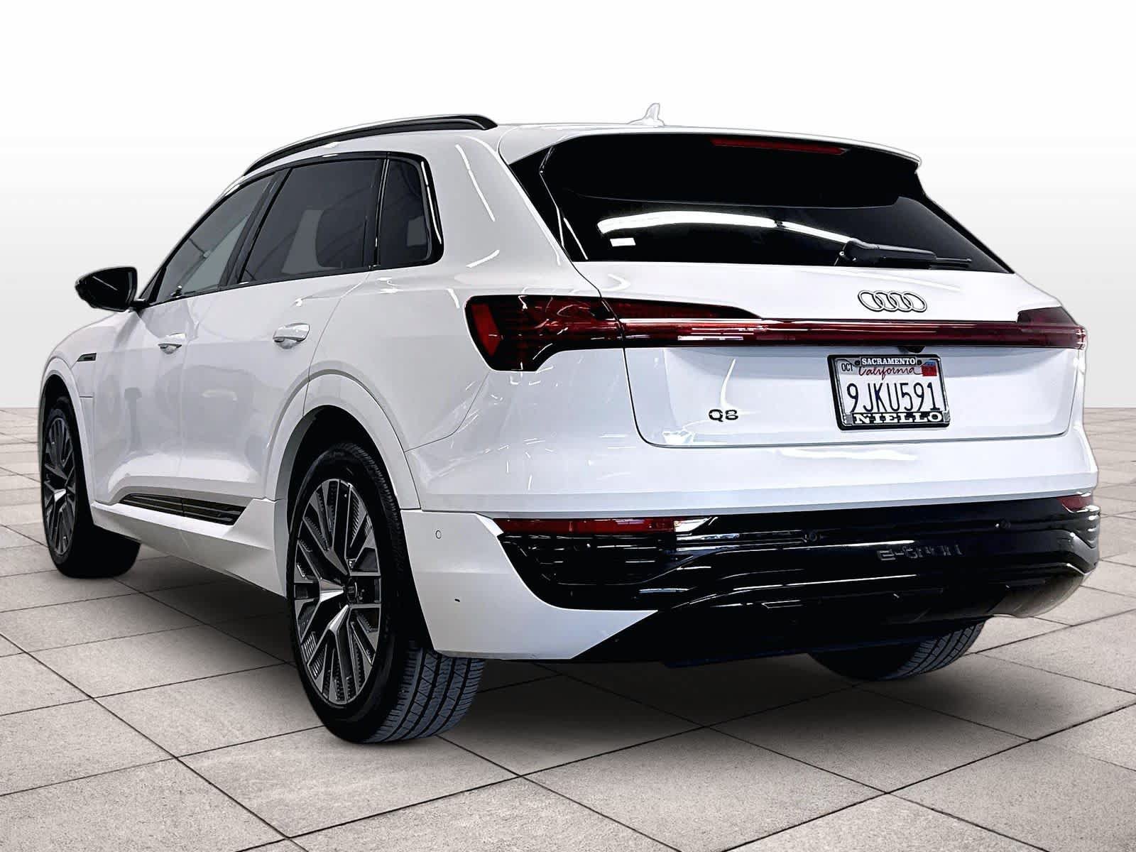 Used 2024 Audi Q8 e-tron Premium Plus AWD/4WD image 13