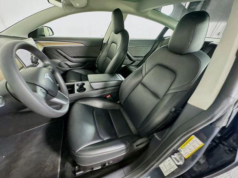 Used 2023 Tesla Model 3 Standard Range image 13