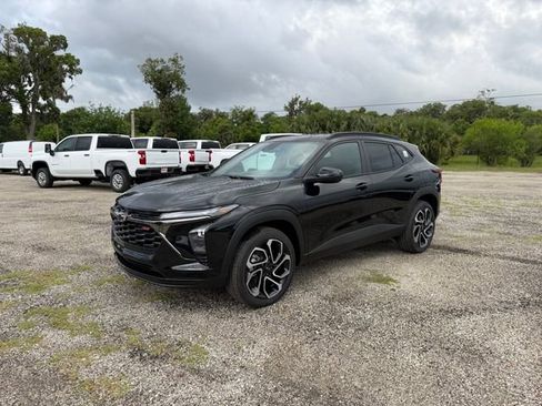 New 2026 Chevrolet Trax RS w/ Driver Confidence Package FWD image 2