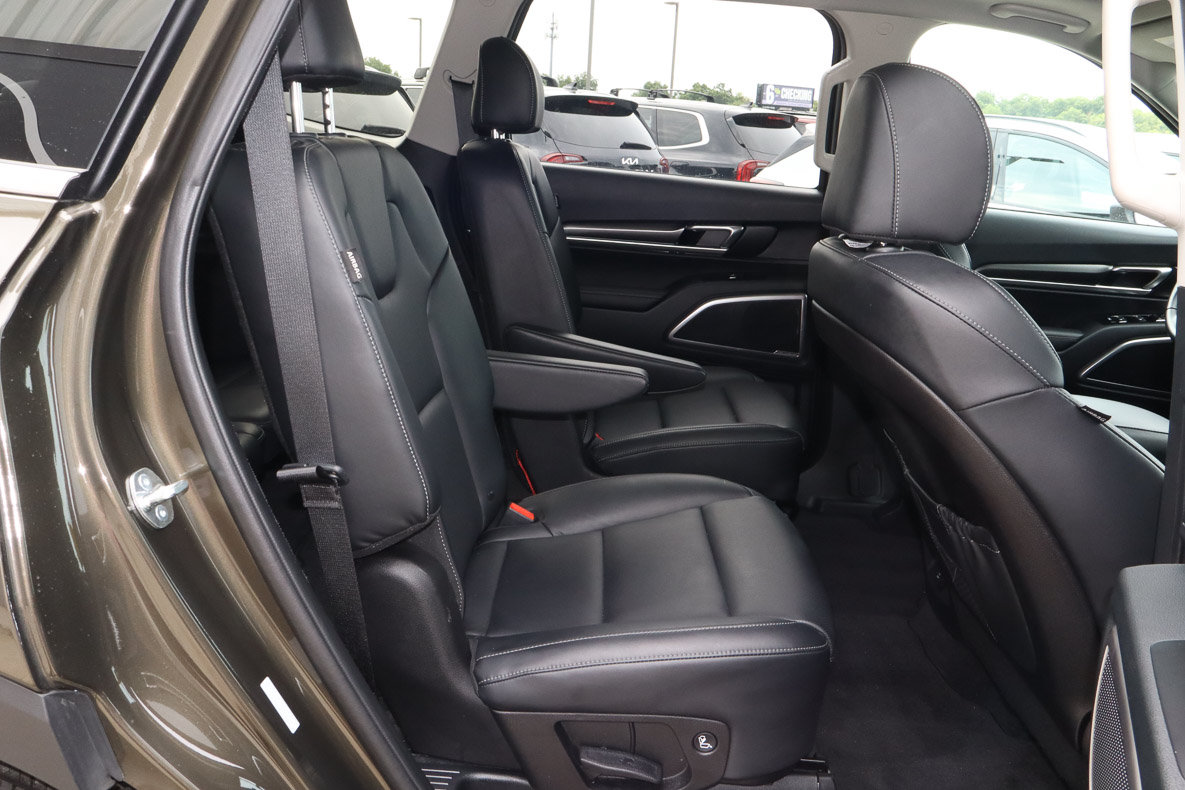 Used 2025 Kia Telluride S FWD image 25