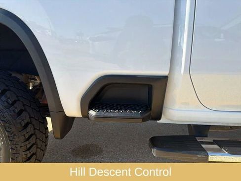 Used 2025 Chevrolet Silverado 2500 LT image 34