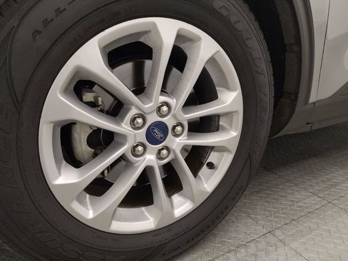 Used 2021 Ford Escape SE FWD image 31