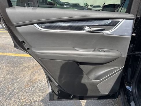 Certified 2024 Cadillac XT6 Premium Luxury FWD image 18