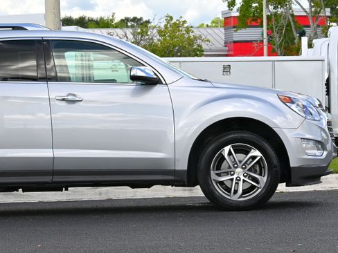 Used 2017 Chevrolet Equinox Premier w/ Enhanced Convenience Package image 6