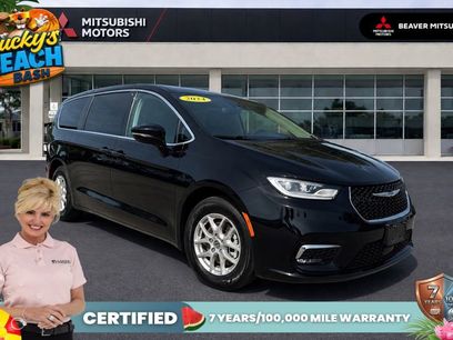 Used 2024 Chrysler Pacifica Touring-L