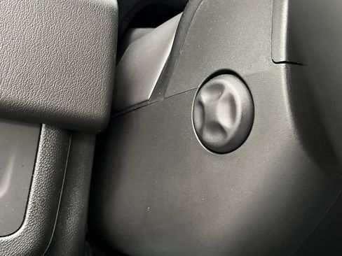 Used 2025 GMC Yukon XL Denali RWD image 52