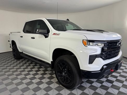 Used 2025 Chevrolet Silverado 1500 LT Trail Boss w/ Protection Package AWD/4WD image 6