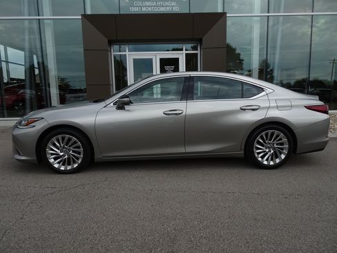 Used 2020 Lexus ES 350 w/ Accessory Package FWD image 2