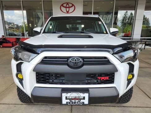 Used 2023 Toyota 4Runner TRD Off-Road Premium w/ Moonroof Package AWD/4WD image 5