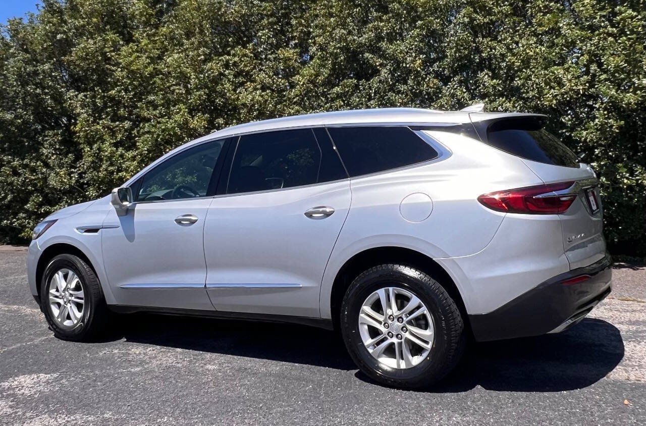 Used 2020 Buick Enclave Essence w/ Sound and Sites Package AWD/4WD image 5