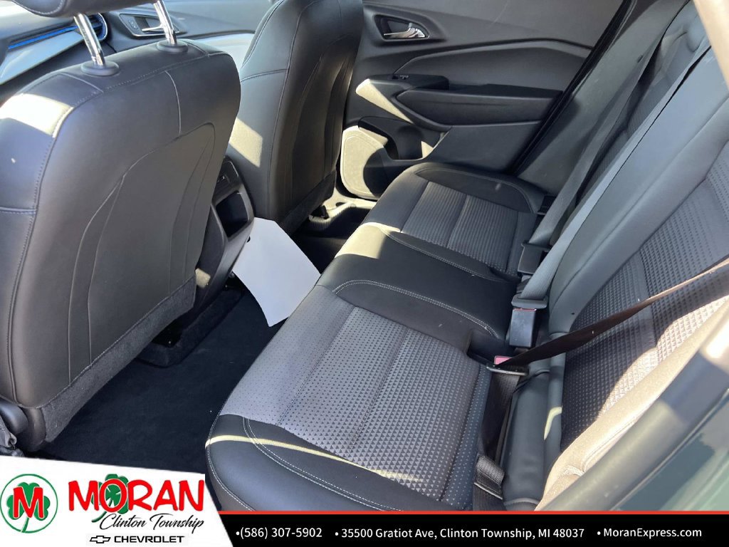 Certified 2025 Chevrolet Trax LT w/ Sunroof Package FWD image 14