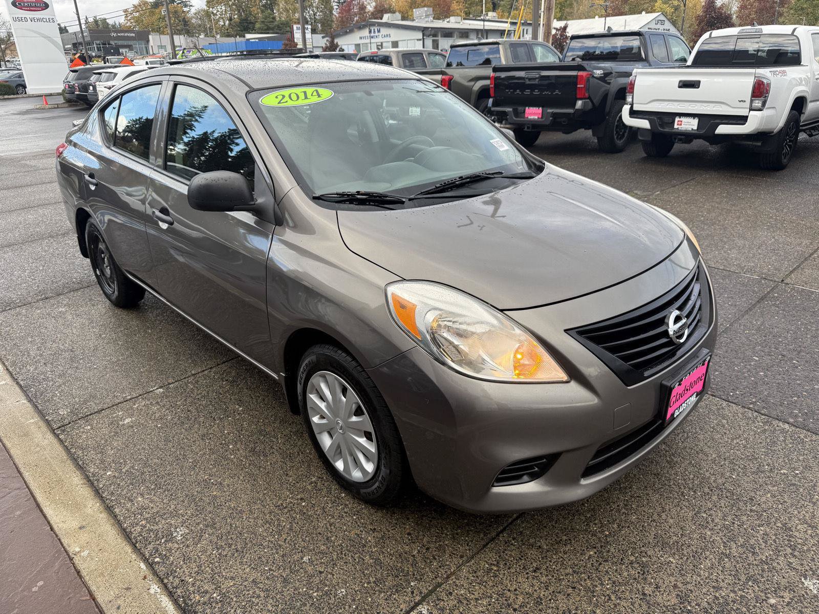 Used 2014 Nissan Versa S Plus FWD image 6