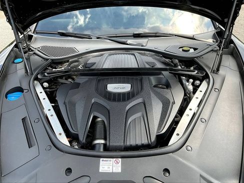 Used 2020 Porsche Panamera image 33