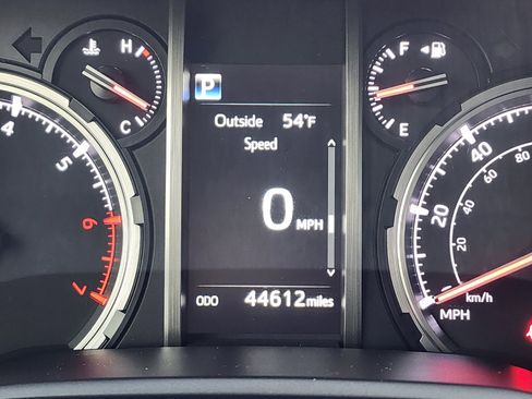 Used 2022 Toyota 4Runner TRD Off-Road Premium image 9