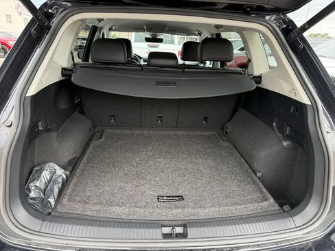 Used 2022 Volkswagen Tiguan SE AWD/4WD image 14