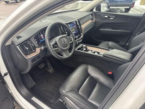 Used 2023 Volvo XC60 B5 Plus w/ Climate Package image 10
