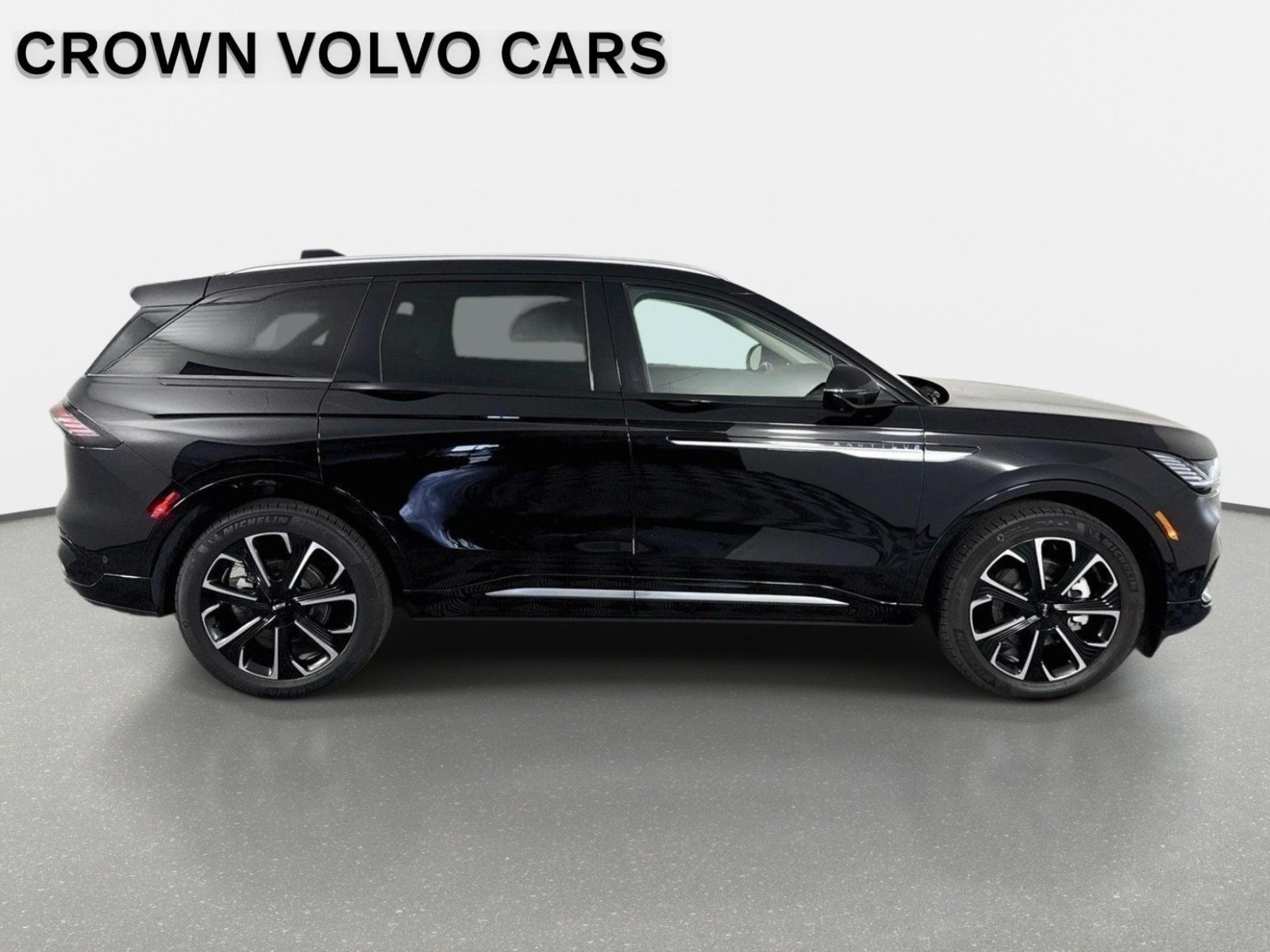 Used 2024 Lincoln Nautilus Reserve AWD/4WD image 5