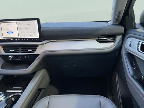 New 2025 Ford Explorer Active w/ Active Comfort Package image 19