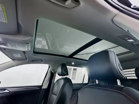 Used 2024 Volkswagen Tiguan Wolfsburg Edition image 25