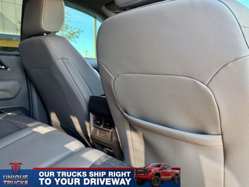 Used 2024 Chevrolet Colorado ZR2 w/ Technology Package image 26