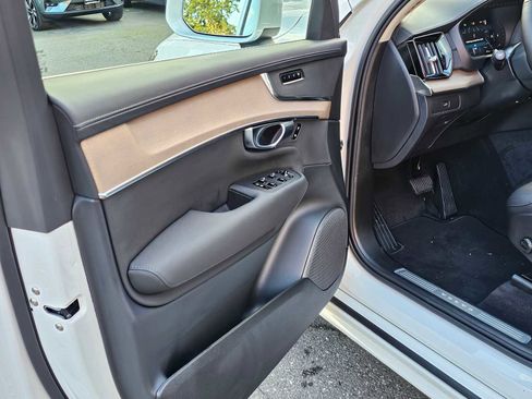 New 2026 Volvo XC90 B6 Core image 19