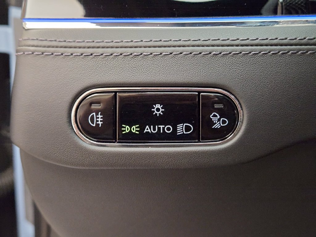 Certified 2023 Bentley Continental GT V8 AWD/4WD image 40